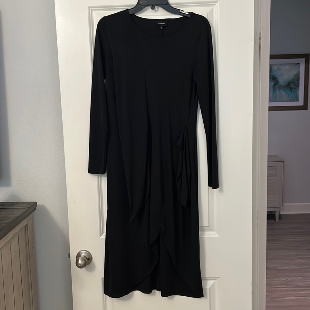 Gorgeous black midi dress!